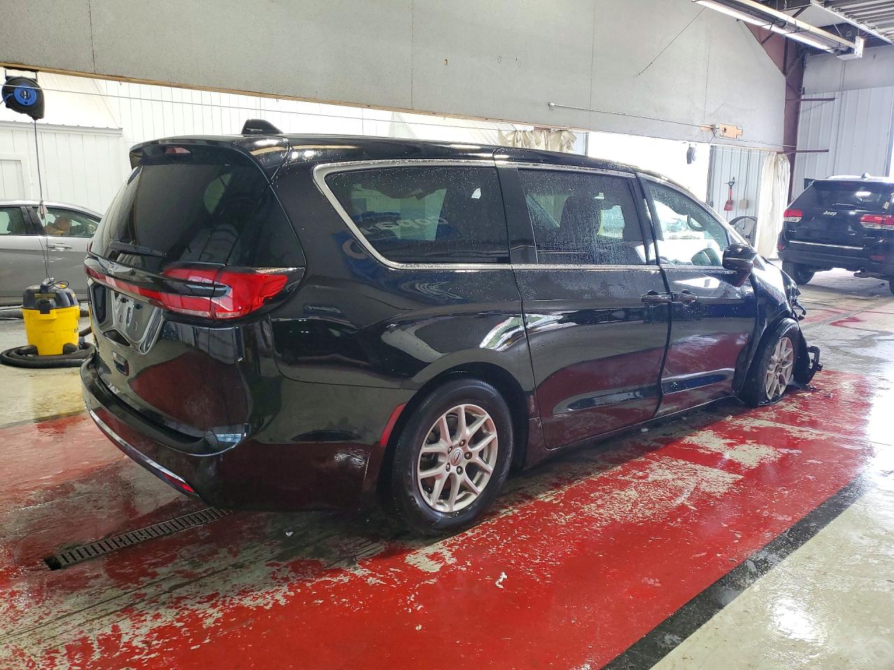 2025 Chrysler Pacifica VIN 2C4RC1BG1SR554283 COPART salvage auction — Front End, CA - SALVAGE CERTIFICATE (P), sold $7,000 on 2026-10-07 (photo 3)