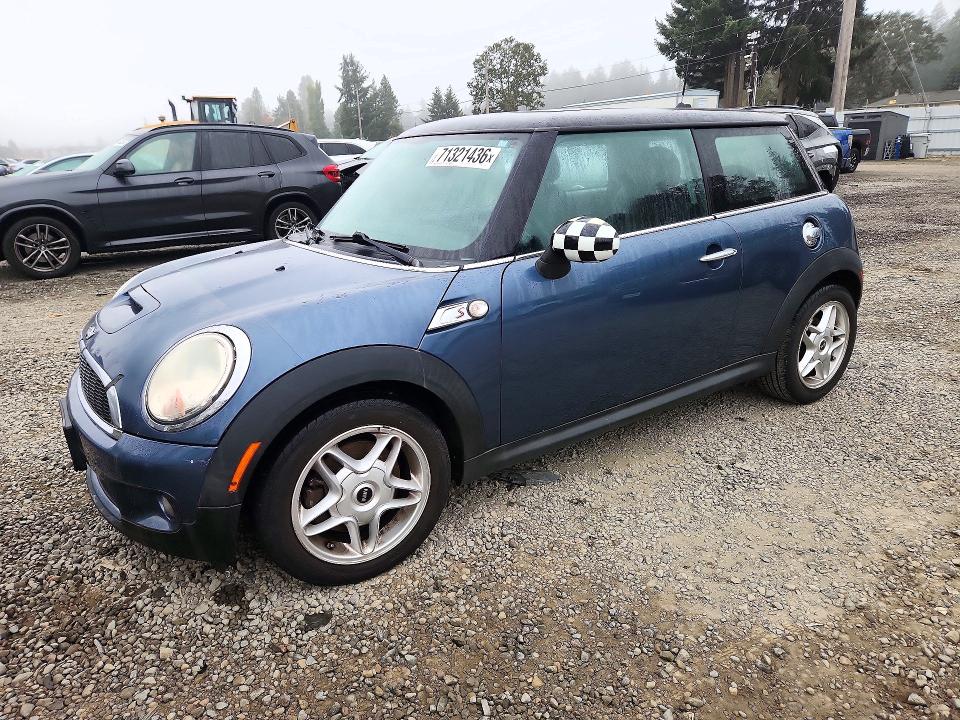 2010 Mini Cooper VIN WMWMF7C51ATZ70503 COPART salvage auction — MINOR DENT/SCRATCHES, WA - VEHICLE CERT OF OWNERSHIP-TITL, sold $825 on 2026-10-09 (photo 1)