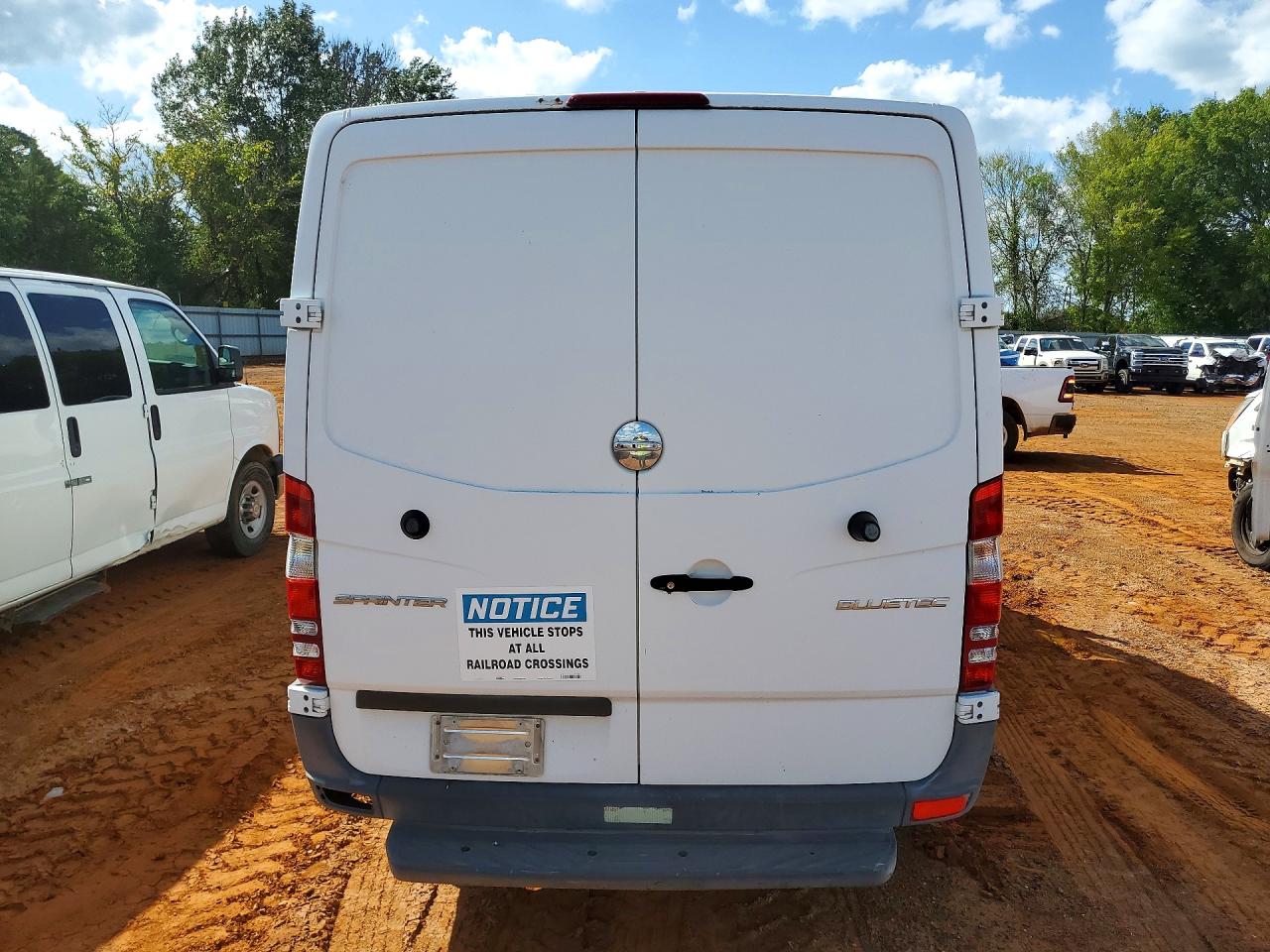 2015 Freightliner Sprinter 2500 VIN WDYPE7DC0FP118406 COPART salvage auction — Mechanical, TX - CERTIFICATE OF TITLE, sold $1,200 on 2026-10-13 (photo 6)