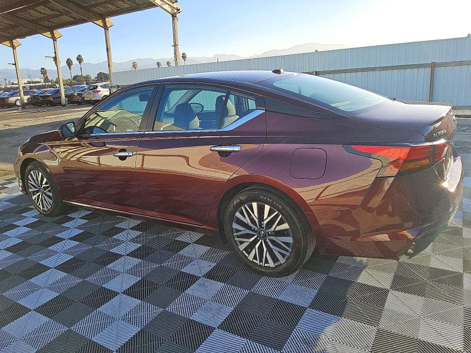 2025 Nissan Altima VIN 1N4BL4DV9SN391464 COPART salvage auction — REAR END, CA - CERTIFICATE OF TITLE (P), sold $11,100 on 2026-10-14 (photo 2)