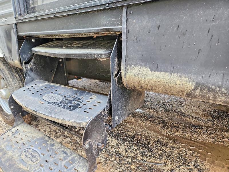 2017 Forester river Recreational vehicle (rv) VIN 5ZT2CA4BXHT010741 COPART salvage auction — WATER/FLOOD, WI - CERTIFICATE OF TITLE, sold $5,800 on 2026-10-13 (photo 9)
