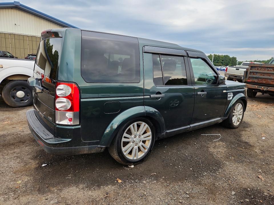 2011 Land rover Lr4 VIN SALAG2D47BA569314 COPART salvage auction — MINOR DENT/SCRATCHES, MA - CERTIFICATE OF TITLE, sold $1,250 on 2026-10-02 (photo 3)