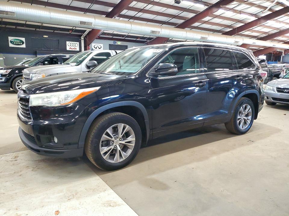 2015 Toyota Highlander VIN 5TDJKRFH0FS112206 — COPART salvage auction photo