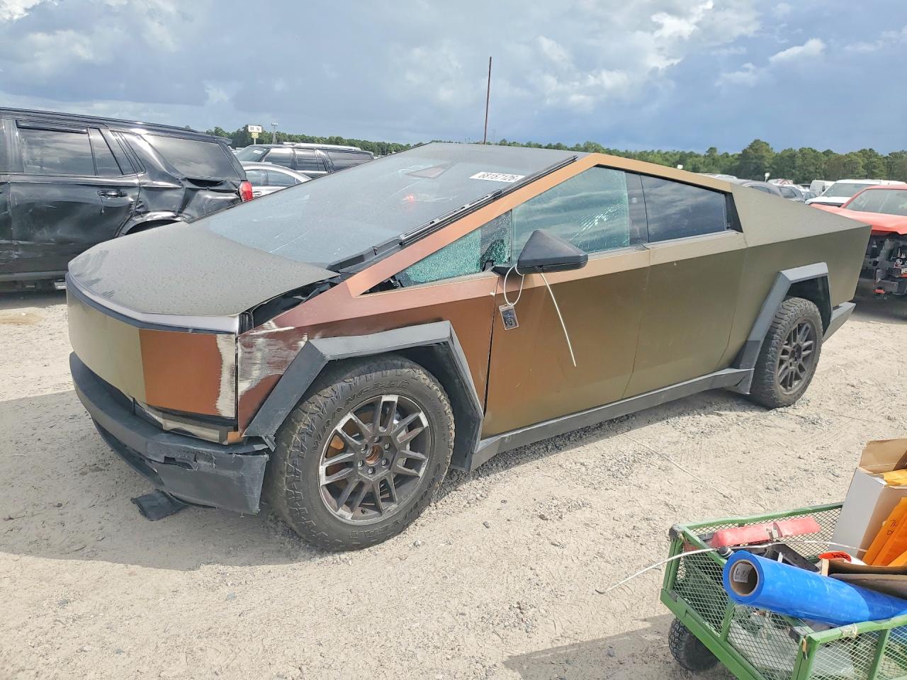 2024 Tesla Cybertruck VIN 7G2CEHED5RA054394 — COPART salvage auction photo