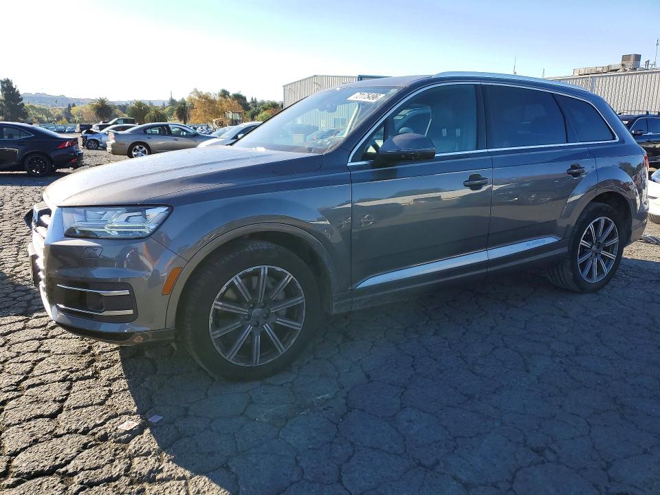2018 Audi Q7 VIN WA1LAAF74JD050490 — COPART salvage auction photo