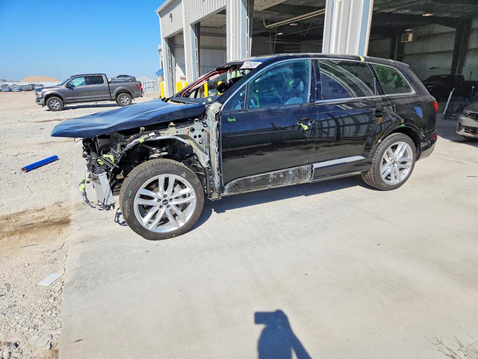 2025 Audi Q7 VIN WA1LVBF78SD030366 — COPART salvage auction photo