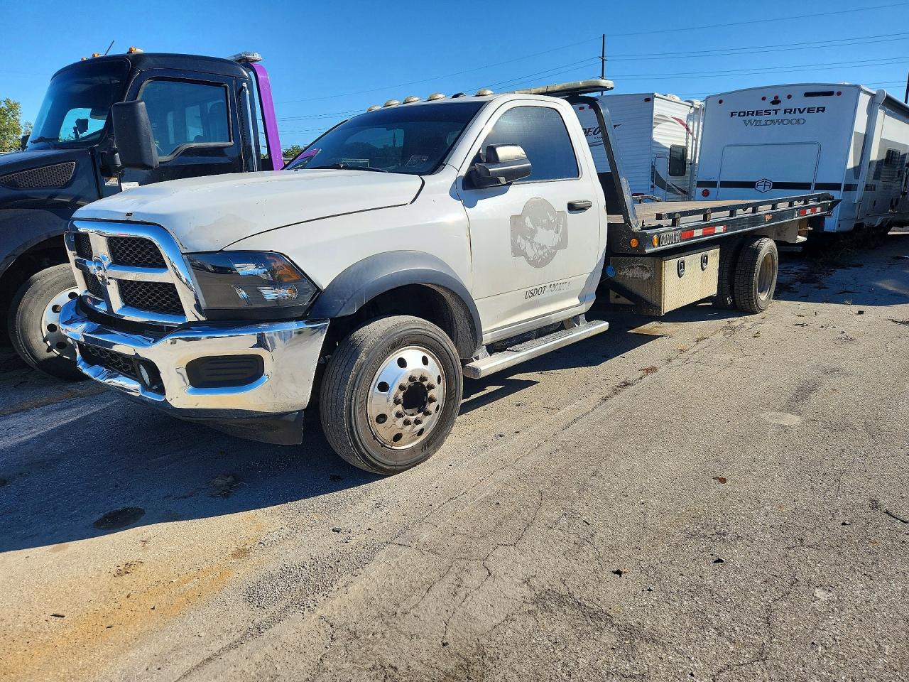 2017 Ram 5500 VIN 3C7WRMDL5HG604360 — COPART salvage auction photo