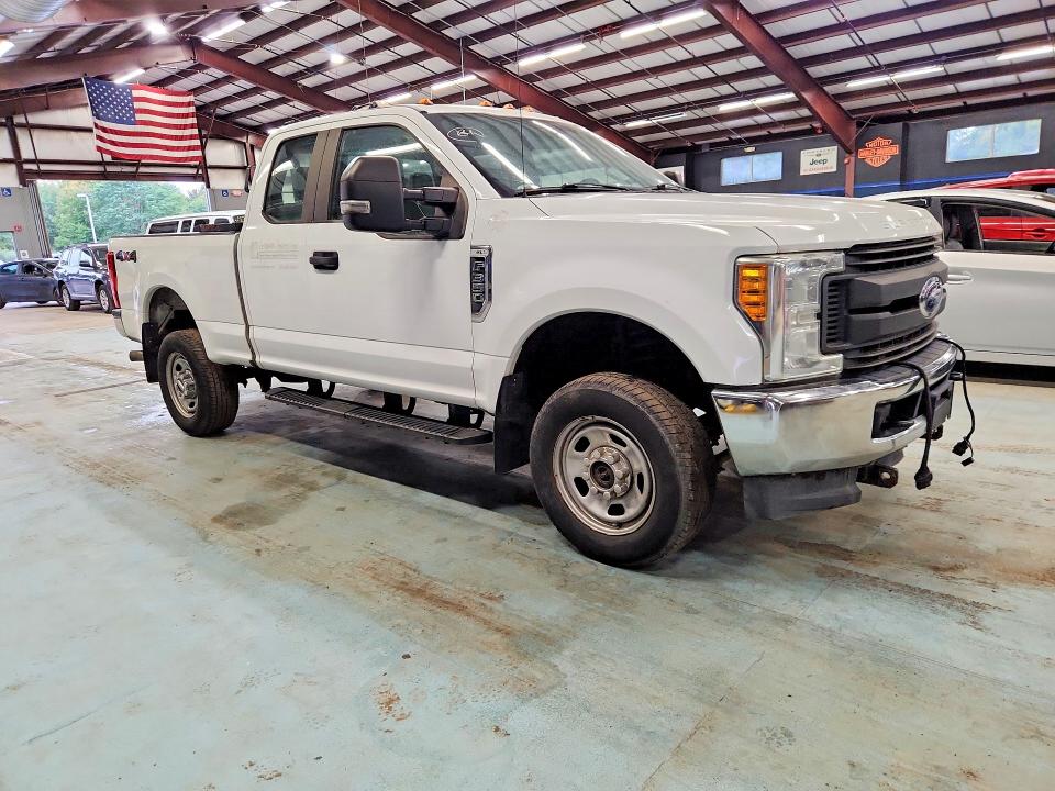 2017 Ford F-350 super duty VIN 1FT7X3B67HEC71889 COPART salvage auction — MINOR DENT/SCRATCHES, MA - CERTIFICATE OF TITLE, sold $8,900 on 2026-10-08 (photo 4)