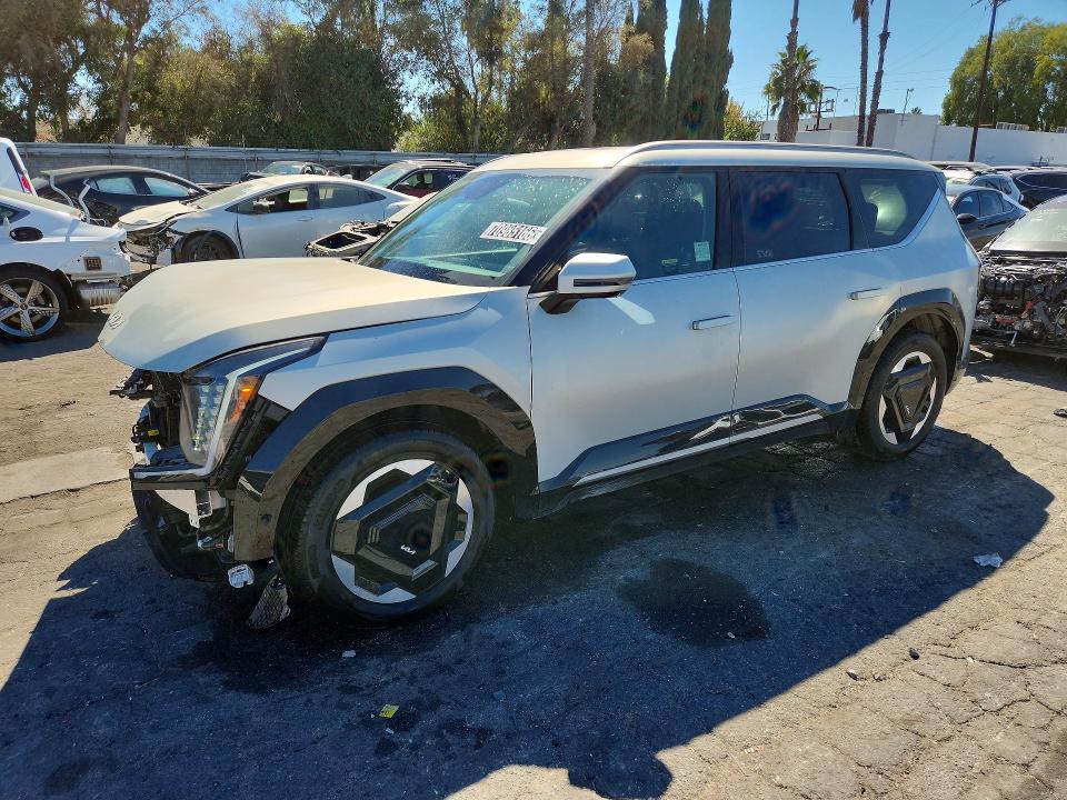 2024 Kia Ev9 VIN KNDADFS52R6029546 — COPART salvage auction photo