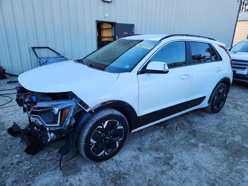 2024 Kia Niro VIN KNDCR3L19R5122459 — COPART salvage auction photo