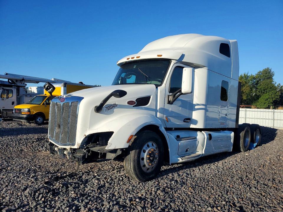 2022 Peterbilt 579 VIN 1XPBD49X3ND788677 COPART salvage auction — ROLLOVER, MO - CERTIFICATE OF TITLE, sold $1,450 on 2026-10-12 (photo 1)