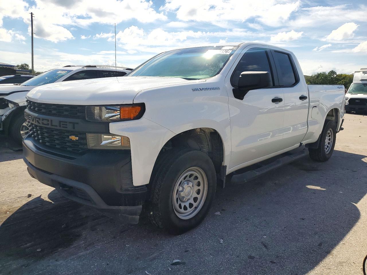 2020 Chevrolet Silverado VIN 1GCRYAEH3LZ131976 — COPART salvage auction photo