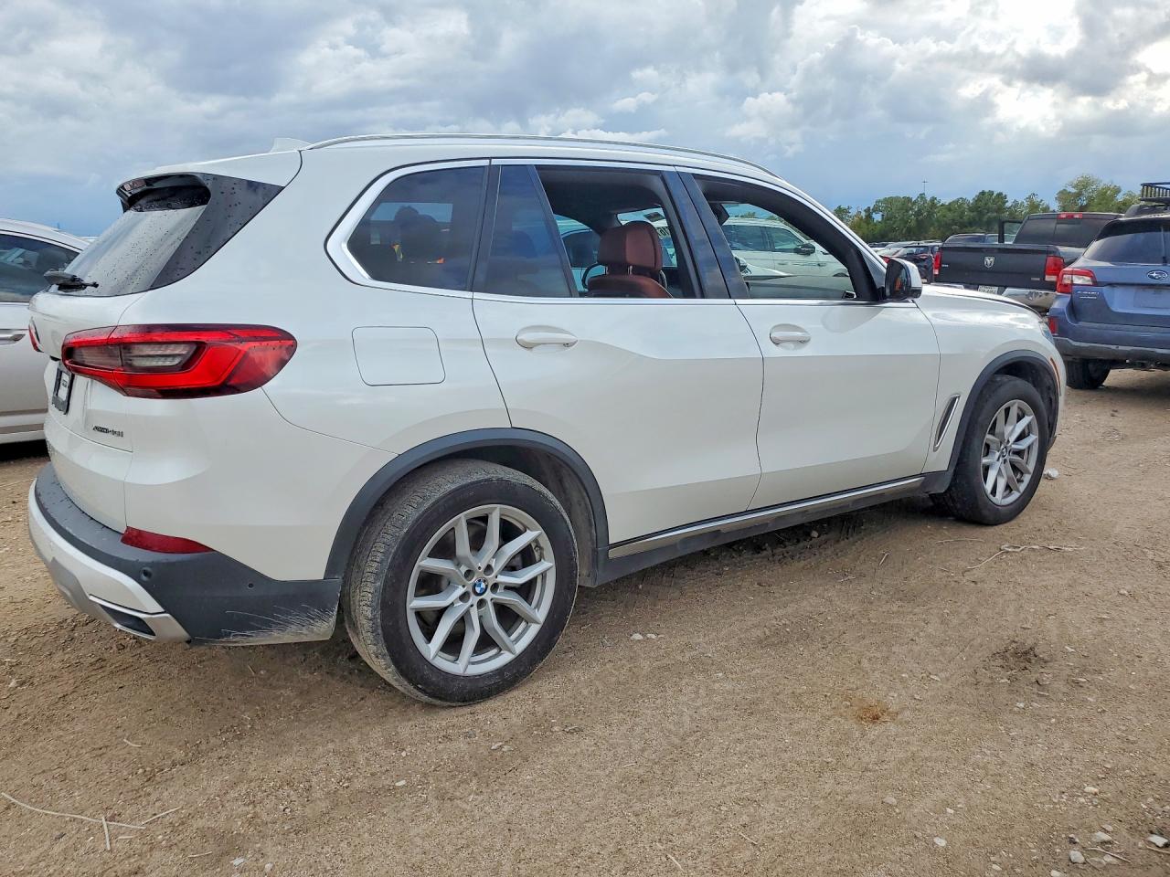 2019 BMW X5 VIN 5UXCR6C5XKLK83794 COPART salvage auction — Minor Dent/Scratches, TX - CERTIFICATE OF TITLE (P), sold $14,100 on 2026-10-14 (photo 3)