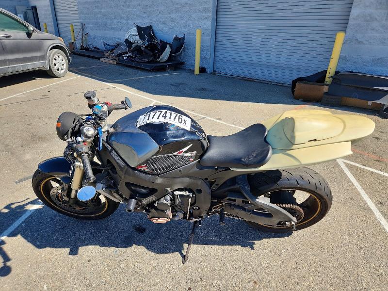 2007 Suzuki Gsx-r600 VIN JS1GN7DA272117485 COPART salvage auction — MINOR DENT/SCRATCHES, CA - DIS/DLR/EXP ONLY CLEAN TITLE, sold $60 on 2026-10-07 (photo 3)
