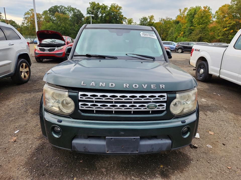 2011 Land rover Lr4 VIN SALAG2D47BA569314 COPART salvage auction — MINOR DENT/SCRATCHES, MA - CERTIFICATE OF TITLE, sold $1,250 on 2026-10-02 (photo 5)