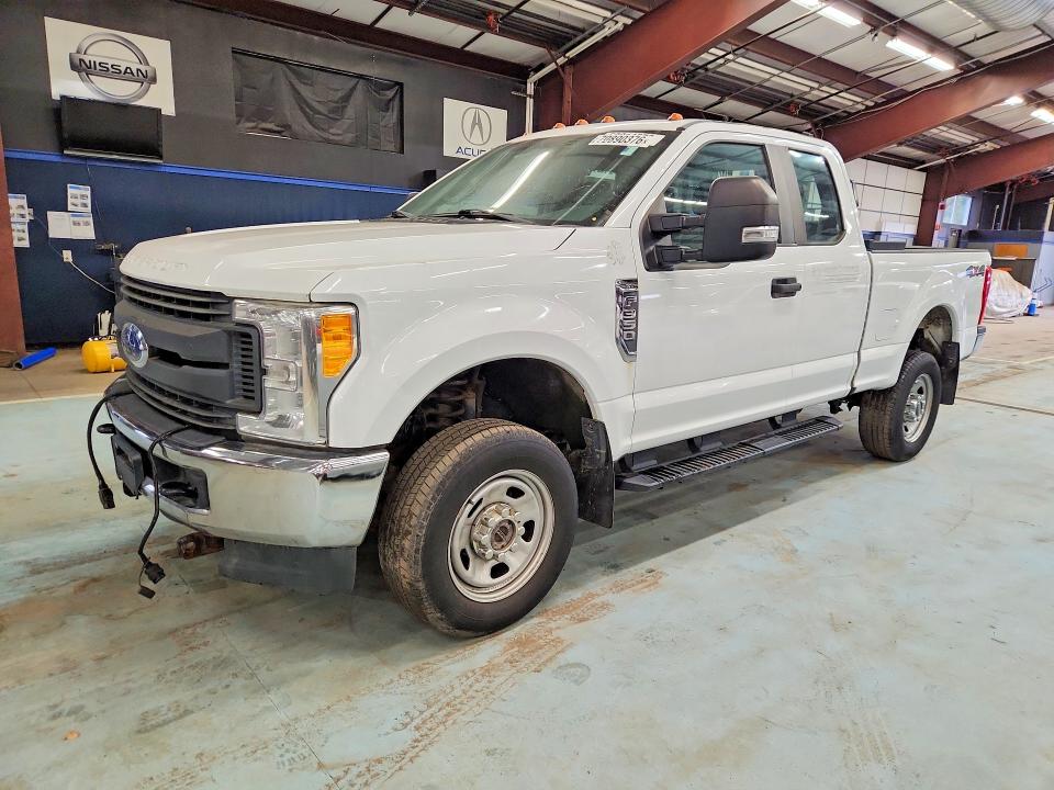 2017 Ford F-350 super duty VIN 1FT7X3B67HEC71889 COPART salvage auction — MINOR DENT/SCRATCHES, MA - CERTIFICATE OF TITLE, sold $8,900 on 2026-10-08 (photo 1)