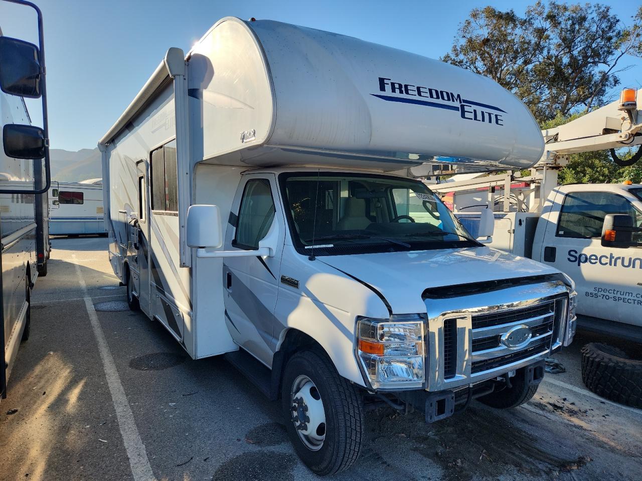 2023 Thor Freedom Elite VIN 1FDXE4FN2PDD27167 — COPART salvage auction photo