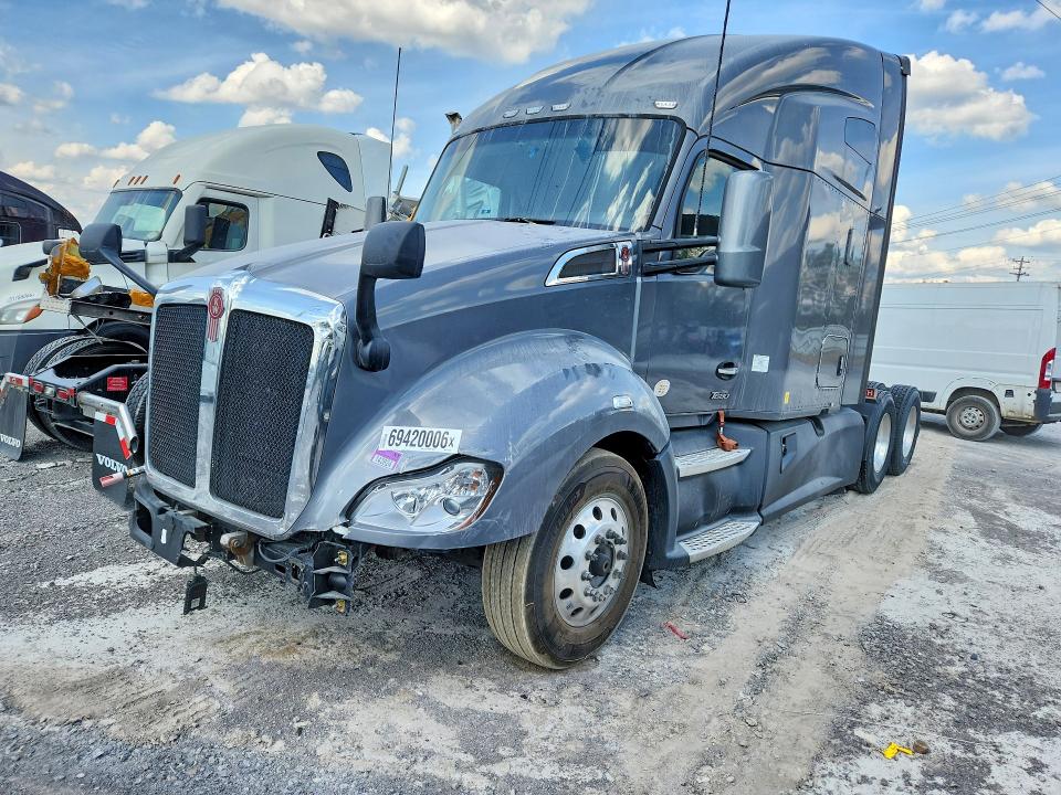 2022 Kenworth T680 VIN 1XKYD49X4NJ102938 — COPART salvage auction photo