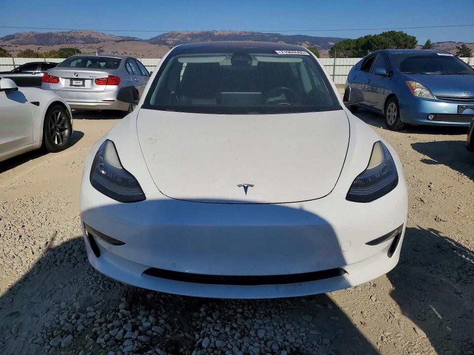 2017 Tesla Model 3 VIN 5YJ3E1EA2HF002612 COPART salvage auction — SIDE, CA - DIS/DLR/EXP ONLY CLEAN TITLE, sold $0 on 2026-10-10 (photo 5)