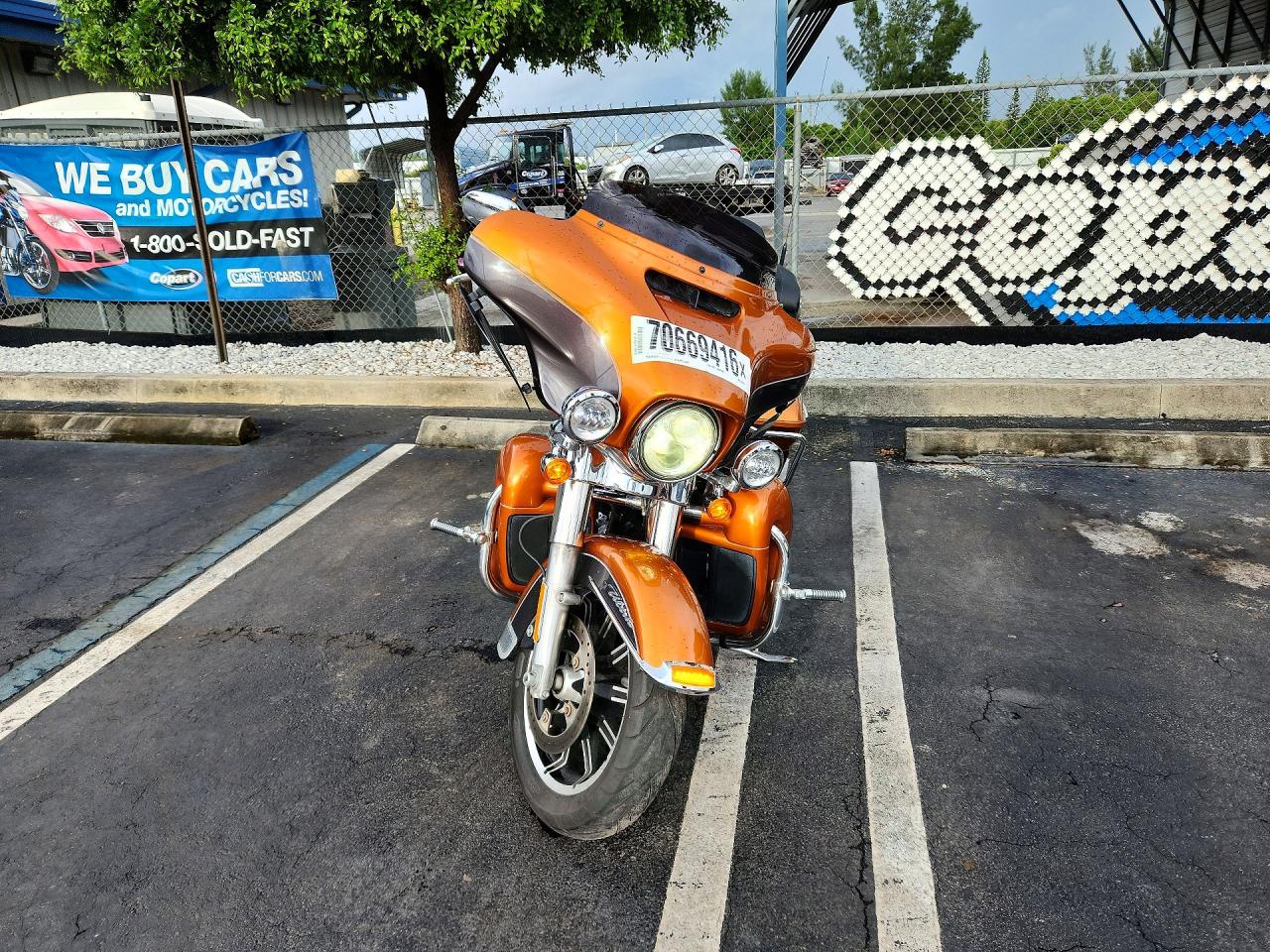 2015 Harley-davidson Flhtcu VIN 1HD1FCM14FB674218 COPART salvage auction — Damage History, FL - CERT OF TITLE-REBUILT, sold $3,600 on 2026-10-08 (photo 2)