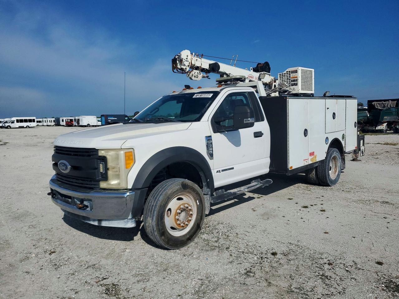 2017 Ford F-550 Super Duty VIN 1FDUF5GT9HDA04898 — COPART salvage auction photo