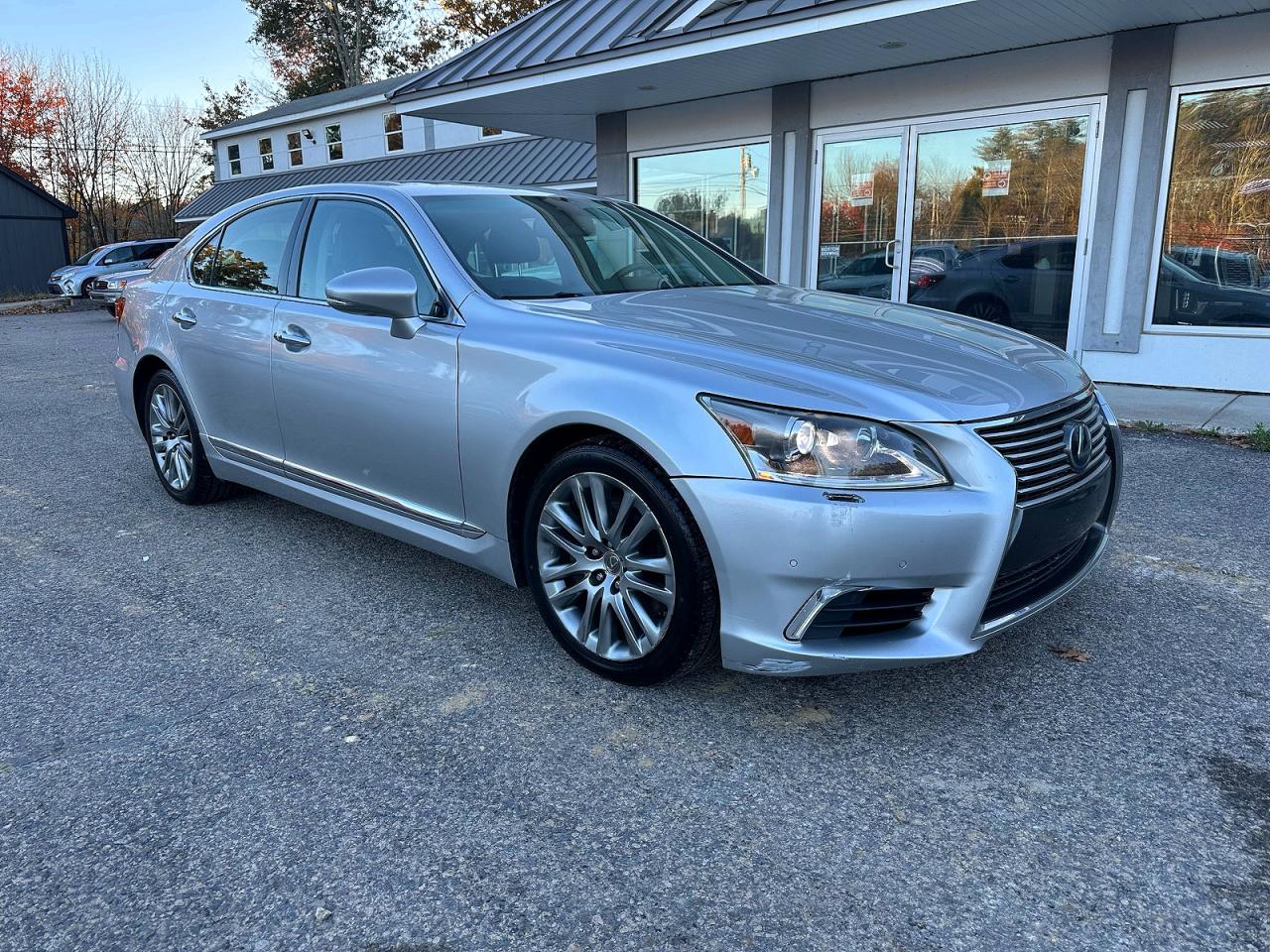 2015 Lexus LS 460 VIN JTHCL5EF7F5023669 — COPART salvage auction photo