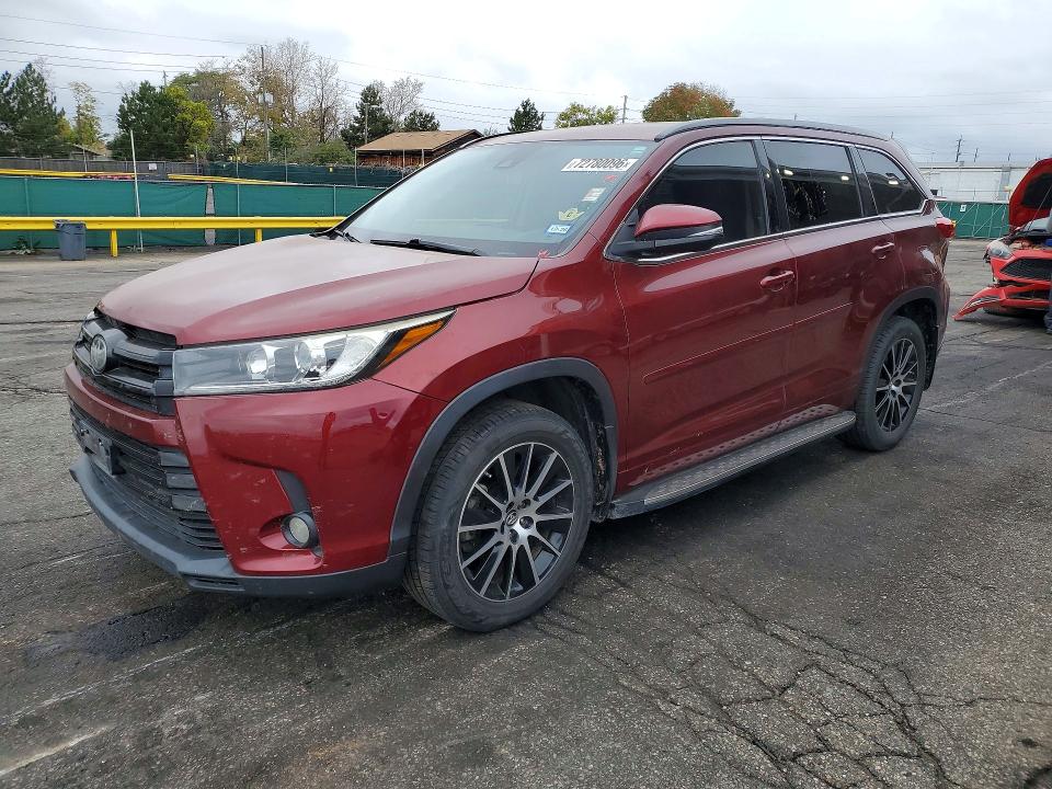 2018 Toyota Highlander VIN 5TDKZRFH5JS549952 — COPART salvage auction photo