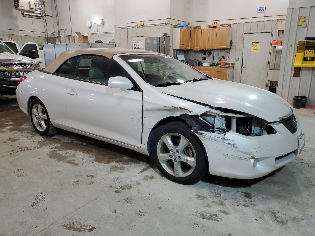 2006 Toyota Camry VIN 4T1FA38P06U104432 COPART salvage auction — Front End, KY - CERT OF TITLE-SALVAGE, sold $750 on 2026-07-09 (photo 4)