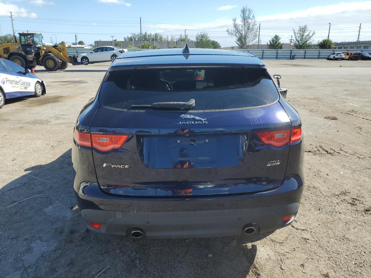 2020 Jaguar F-pace VIN SADCJ2FX8LA619250 COPART salvage auction — WATER/FLOOD, FL - CERT OF TITLE-SLVG REBLD FLOOD, sold $4,700 on 2024-12-02 (photo 6)
