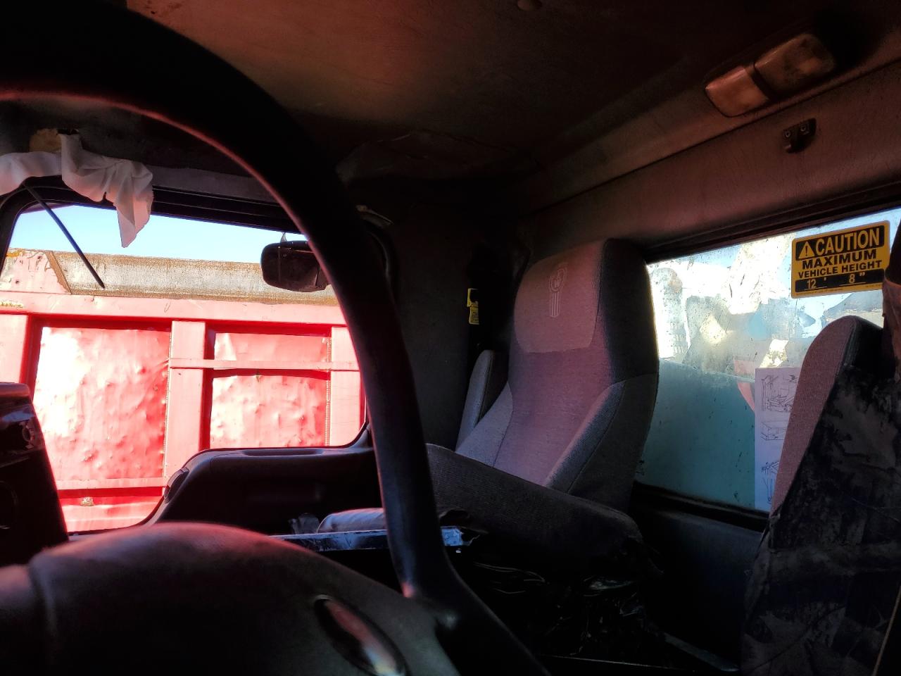 2019 Kenworth T370 VIN 2NKHHJ7X8KM358830 COPART salvage auction — All Over, OK - CERT OF TITLE-SALVAGE, sold $2,500 on 2025-07-24 (photo 6)