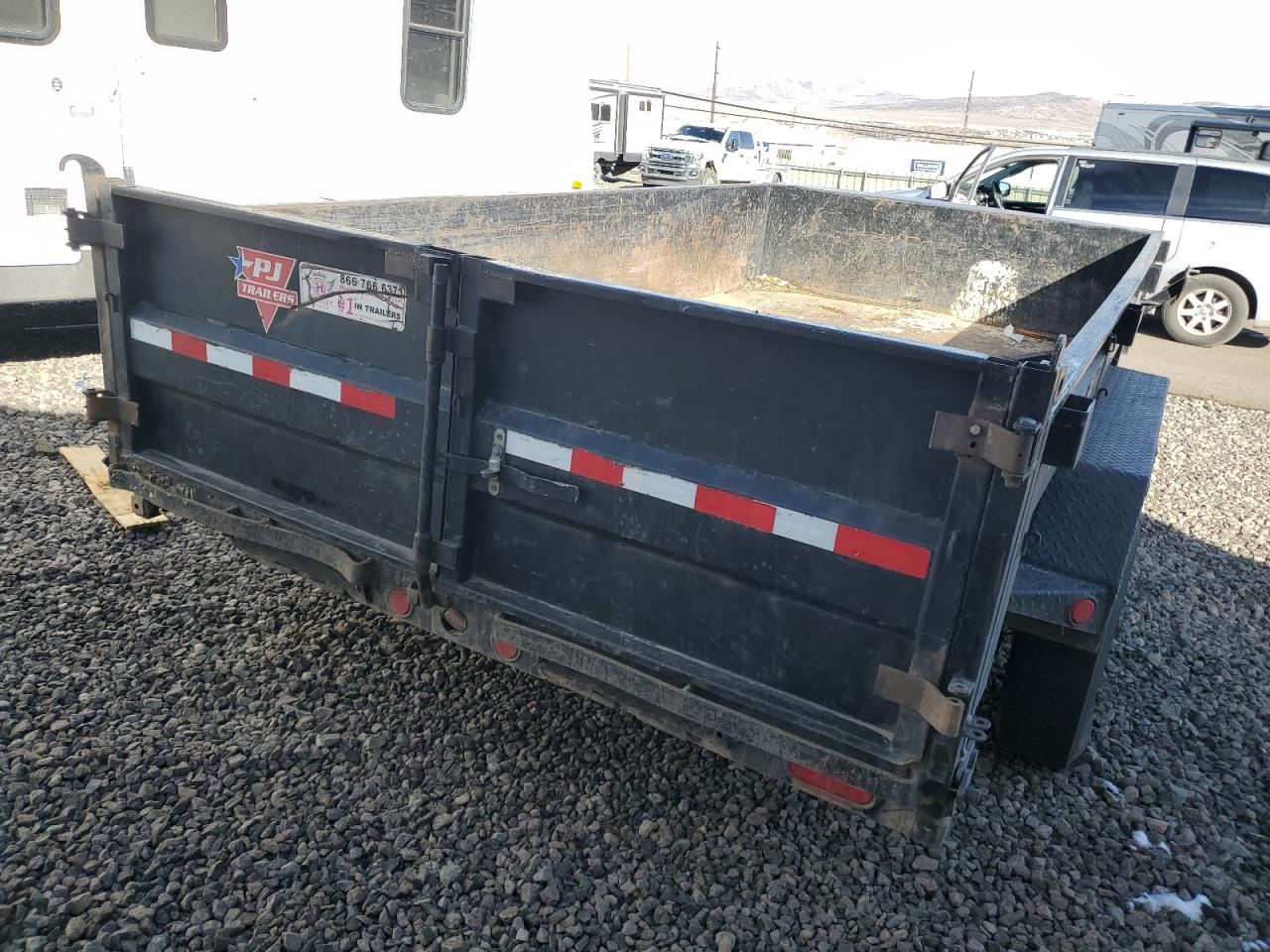 2019 Pj trailer Unknown VIN 4P5DL1424K1307474 COPART salvage auction — All Over, NV - SALVAGE TITLE, sold $4,500 on 2025-01-16 (photo 4)