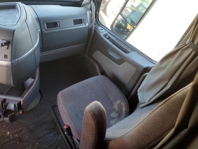 2024 Volvo Vn VIN 4V4NC9EH5RN625627 COPART salvage auction — FRONT END, TX - SALVAGE VEHICLE TITLE, sold $35,750 on 2026-07-16 (photo 5)