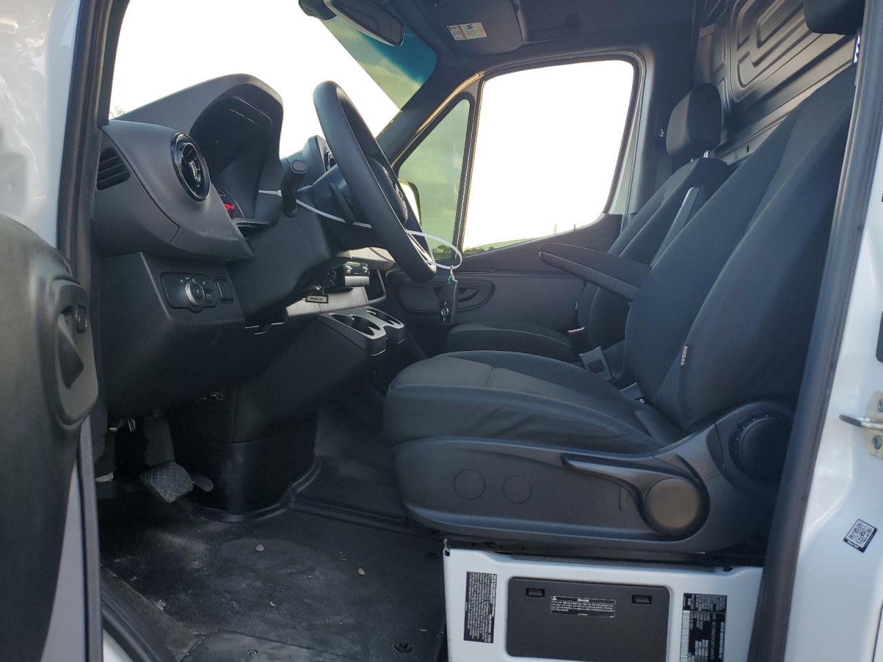 2024 Mercedes-Benz Sprinter VIN W1Y8ND3Y2RT169974 COPART salvage auction — Normal Wear, FL - CERTIFICATE OF DESTRUCTION, sold $32,500 on 2025-07-30 (photo 7)