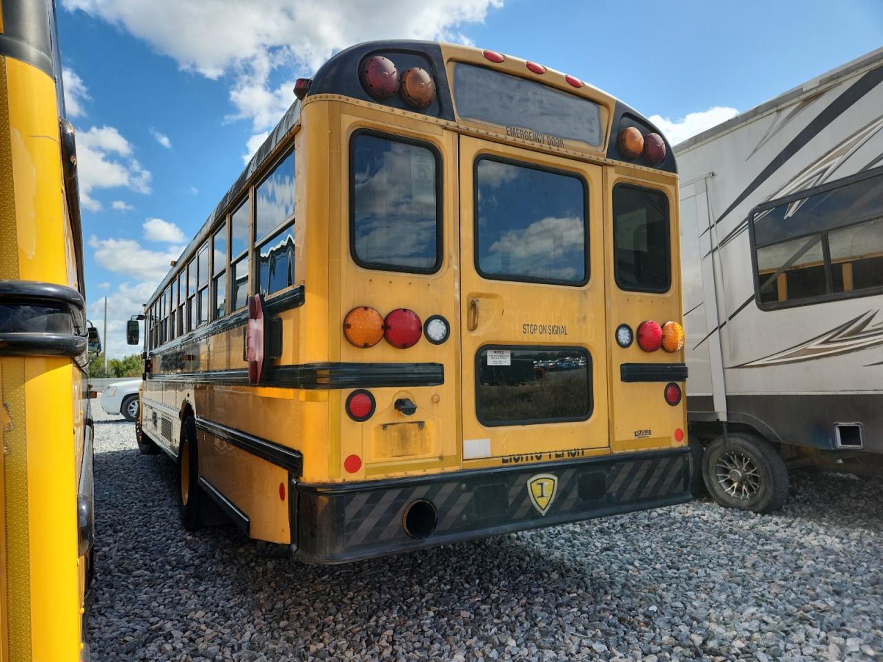 2013 Ic Corporation Ce Series School VIN 4DRBUSKN9DB199184 COPART salvage auction — Minor Dent/Scratches, FL - CERTIFICATE OF TITLE, sold $1,000 on 2026-07-08 (photo 3)