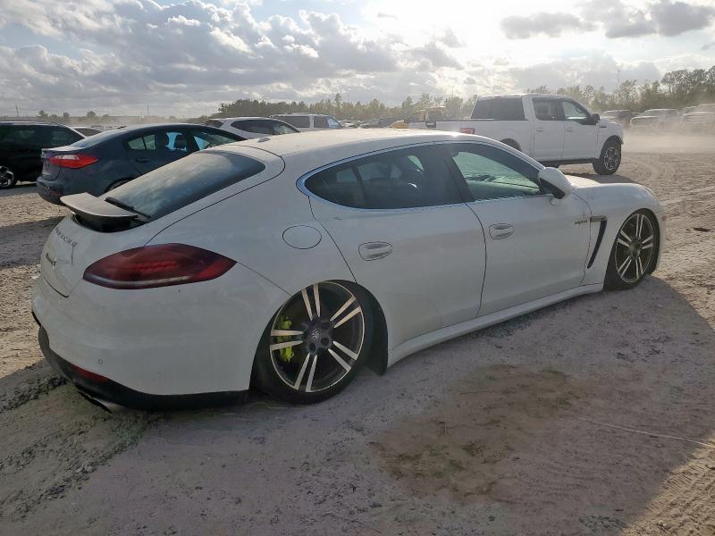 2014 Porsche Panamera VIN WP0AD2A70EL044747 COPART salvage auction — MINOR DENT/SCRATCHES, FL - CERT OF TITLE-MANUF BUY BACK, sold $3,800 on 2026-07-31 (photo 3)