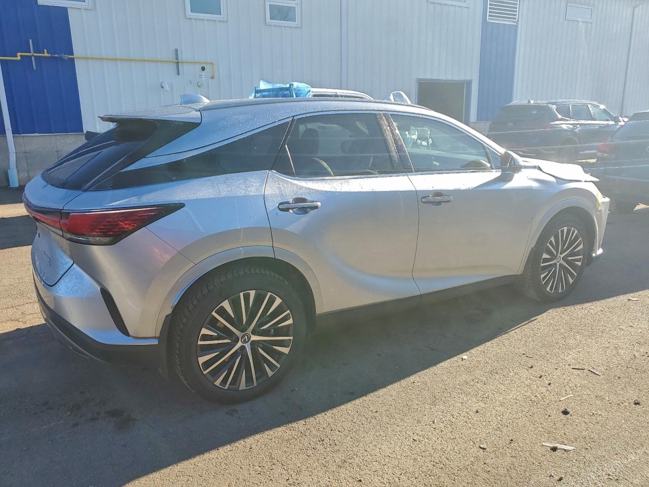 2025 Lexus RX 350h VIN 2T2BBMCA8SC094969 COPART salvage auction — Front End, NS - SALVAGE TITLE, sold $49,250 on 2026-01-22 (photo 3)