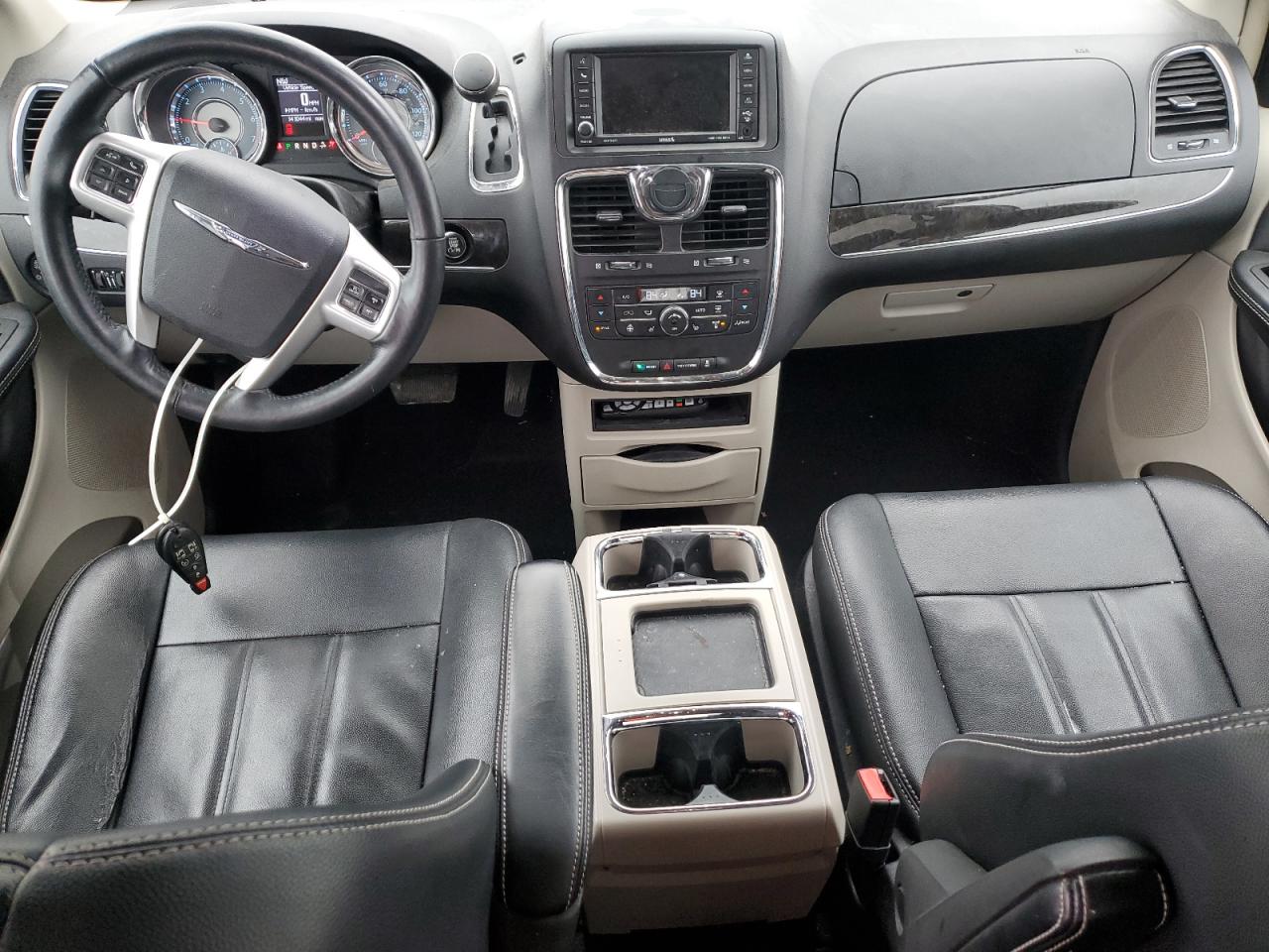 2015 Chrysler Town & Country VIN 2C4RC1BG8FR742255 COPART salvage auction — Front End, IA - CERT OF TITLE-SALVAGE TITLE, sold $925 on 2026-01-21 (photo 8)