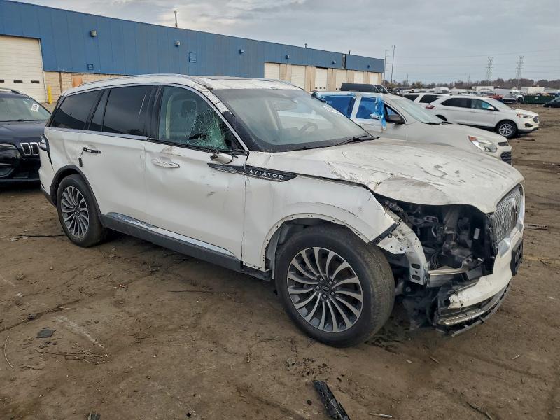 2023 Lincoln Aviator VIN 5LM5J7WC1PGL02064 COPART salvage auction — ROLLOVER, AL - CERT OF TITLE-SALVAGE TITLE, sold $3,900 on 2026-07-02 (photo 4)