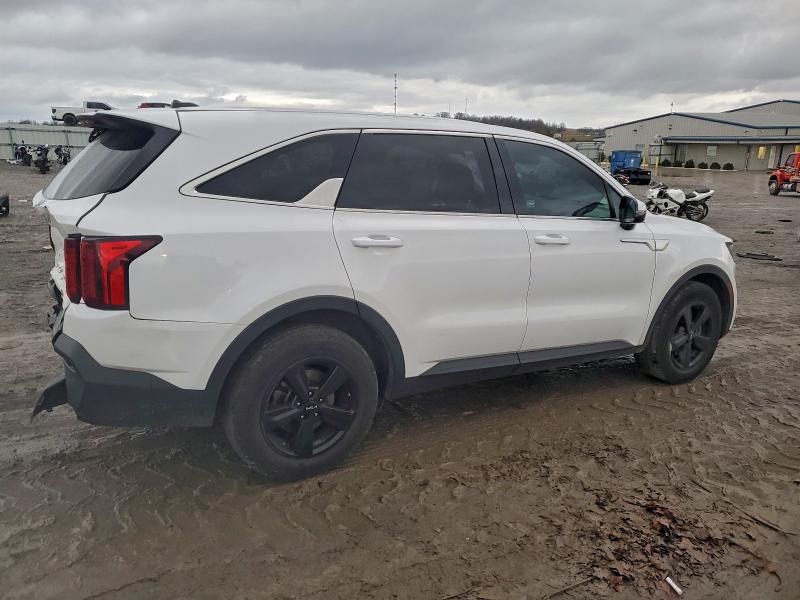 2022 Kia Sorento VIN 5XYRG4LC1NG075873 COPART salvage auction — REAR END, IN - CERT OF TITLE-SALVAGE TITLE, sold $7,000 on 2026-07-30 (photo 3)