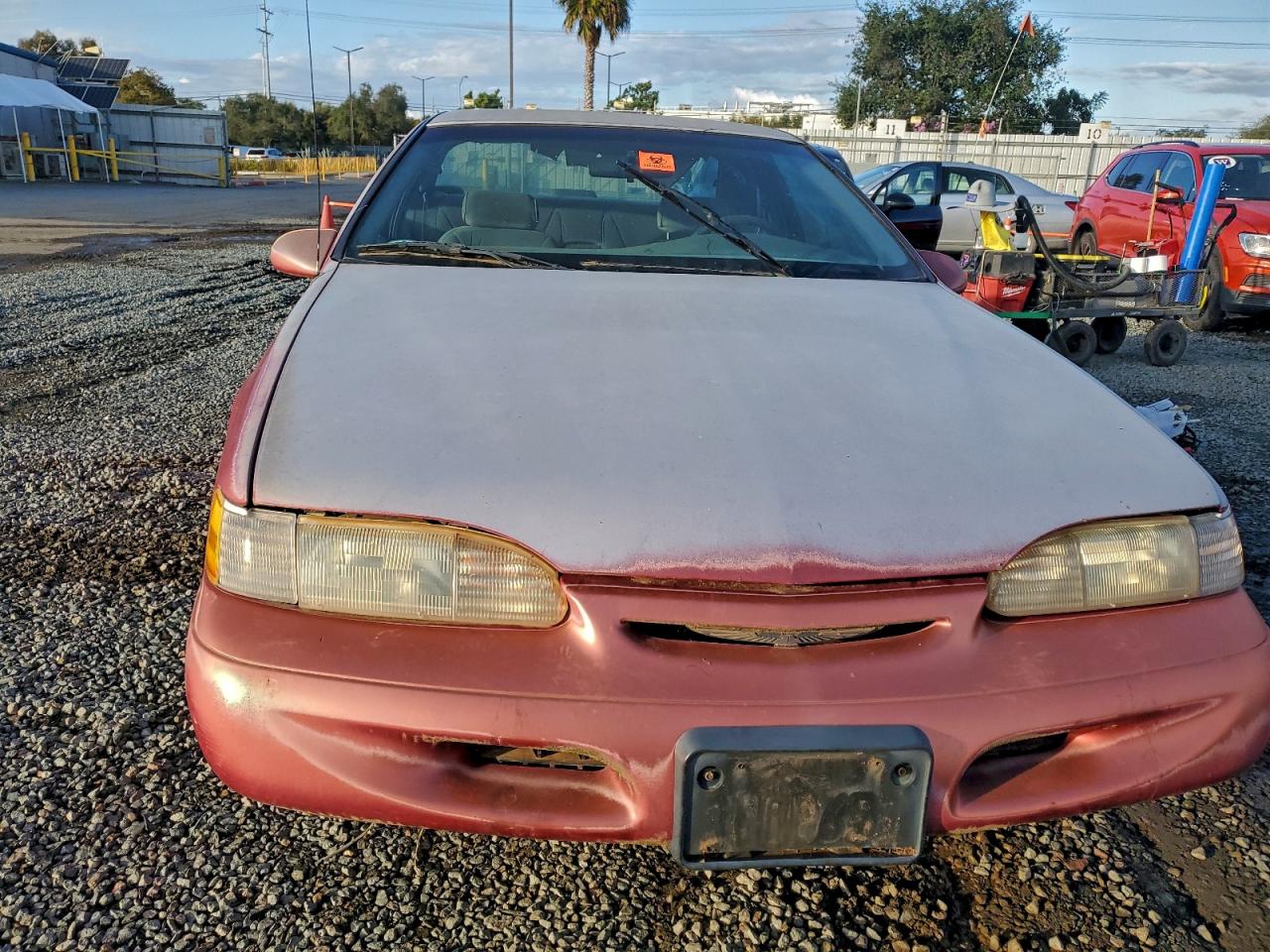 1995 Ford Thunderbird VIN 1FALP62W7SH202406 COPART salvage auction — Rear End, CA - DIS/DLR/EXP ONLY CLEAN TITLE, sold $500 on 2026-07-08 (photo 5)