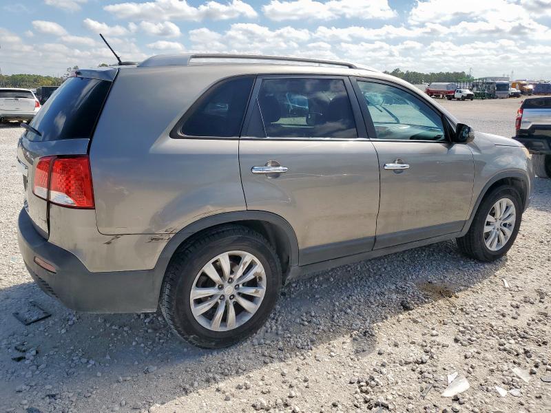 2011 Kia Sorento VIN 5XYKT4A29BG067202 COPART salvage auction — SIDE, Tx - Salvage Vehicle Title, sold $850 on 2026-07-10 (photo 3)