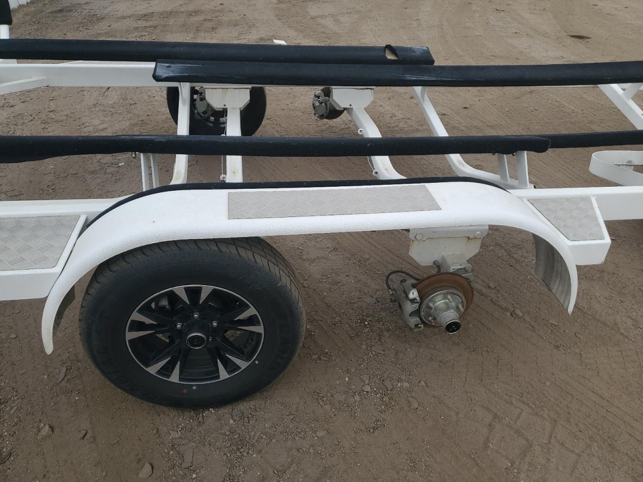 2019 Extreme Extreme VIN 5DBBB2326KZ005153 COPART salvage auction — Frame Damage, Salvage Title, sold $1,400 on 2026-01-29 (photo 5)