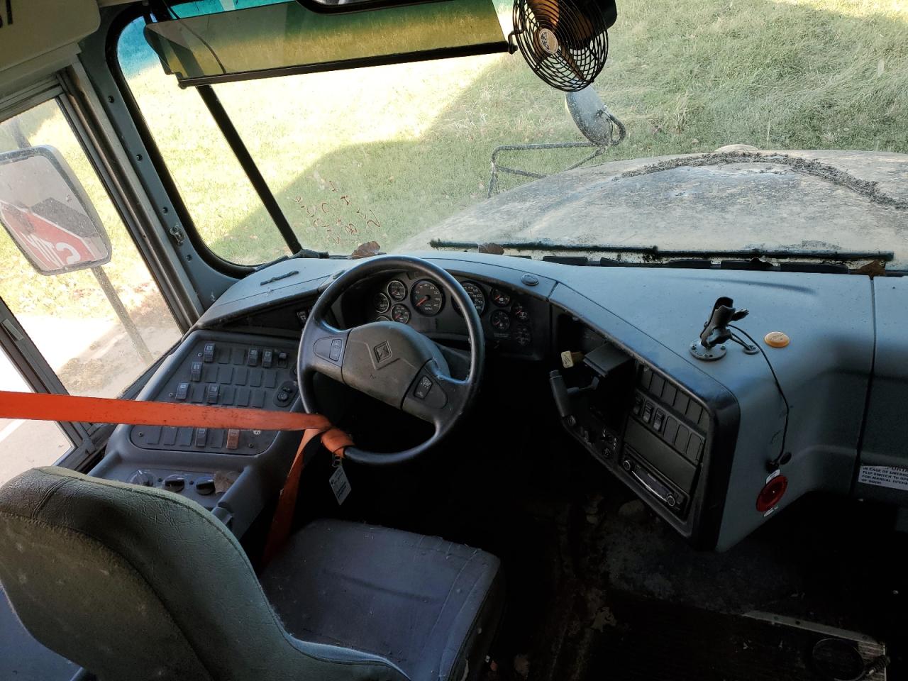2013 Ic Corporation Ce Series School VIN 4DRBUSKN5DB301144 COPART salvage auction — Minor Dent/Scratches, IA - CERTIFICATE OF TITLE, sold $1,200 on 2026-07-08 (photo 5)