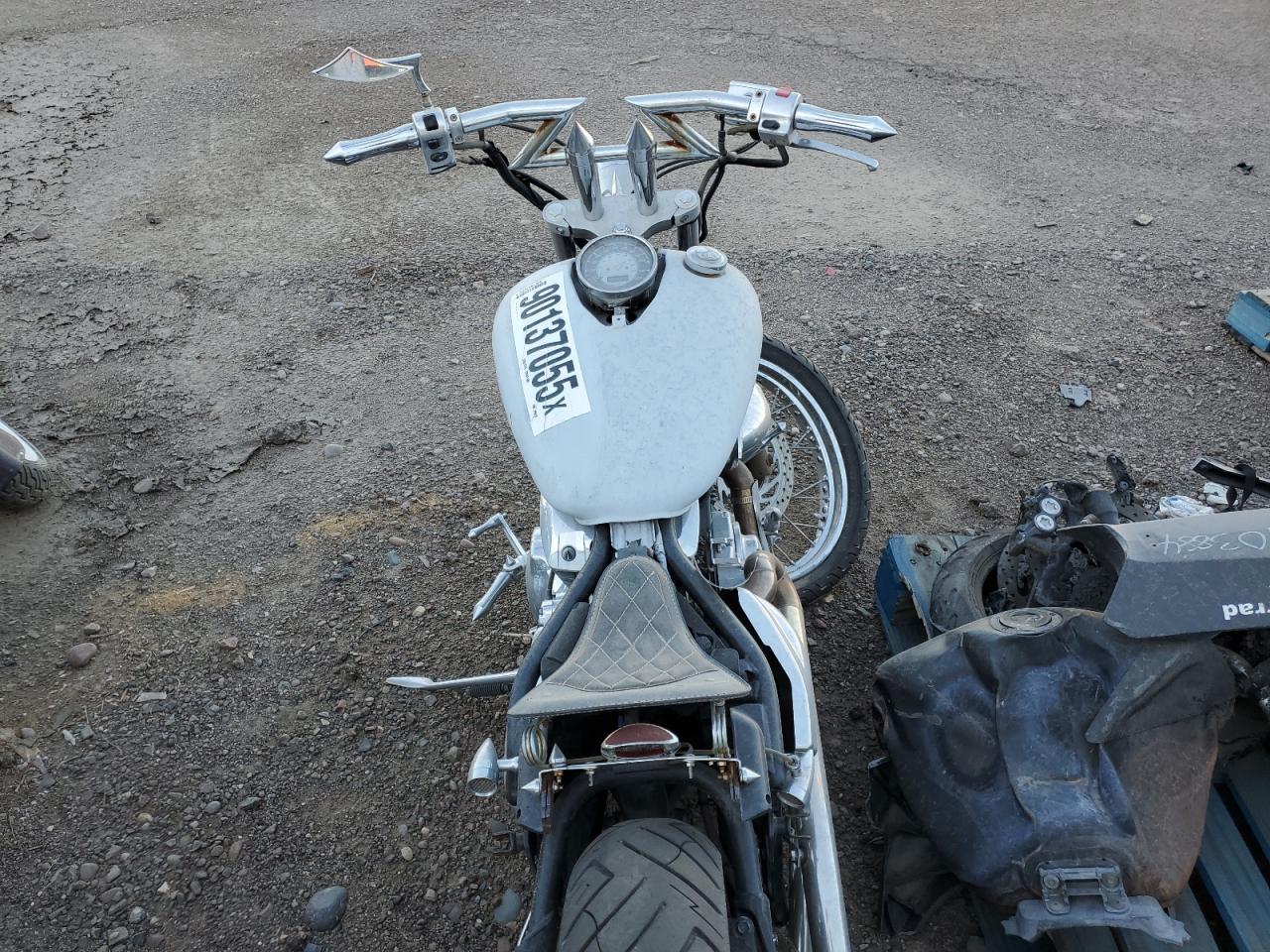 2008 Yamaha XVS1100 VIN JYAVP11E88A106019 COPART salvage auction — Front End, Salvage Title, sold $30 on 2025-11-10 (photo 6)