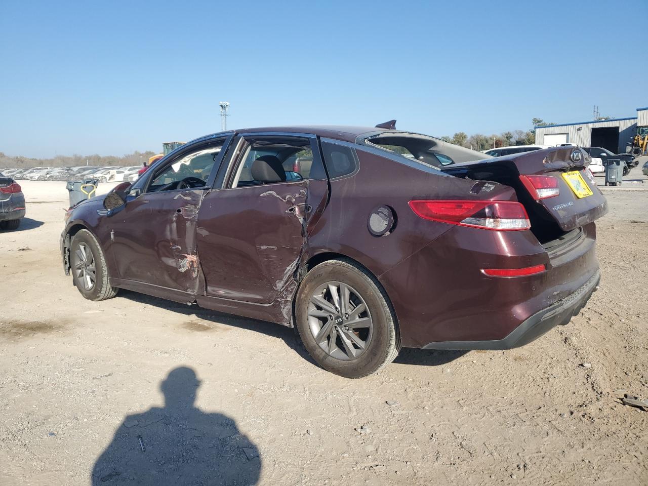 2020 Kia Optima VIN 5XXGT4L34LG440521 COPART salvage auction — Side, OK - CERT OF TITLE-SALVAGE, sold $1,650 on 2026-06-25 (photo 2)