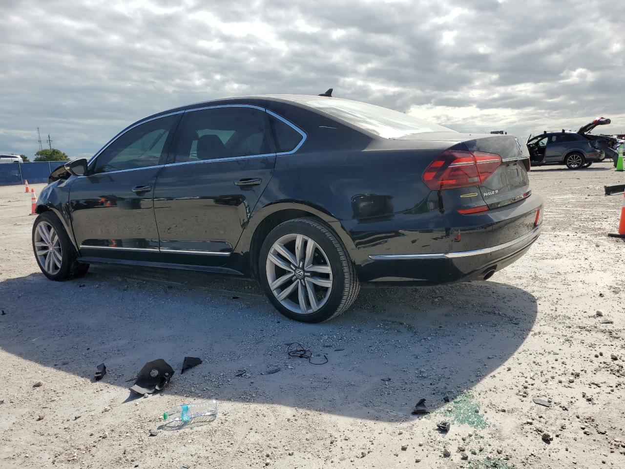 2017 Volkswagen Passat VIN 1VWGT7A32HC057881 COPART salvage auction — Front End, FL - CERT OF TITLE SLVG REBUILDABLE, sold $350 on 2026-06-29 (photo 2)