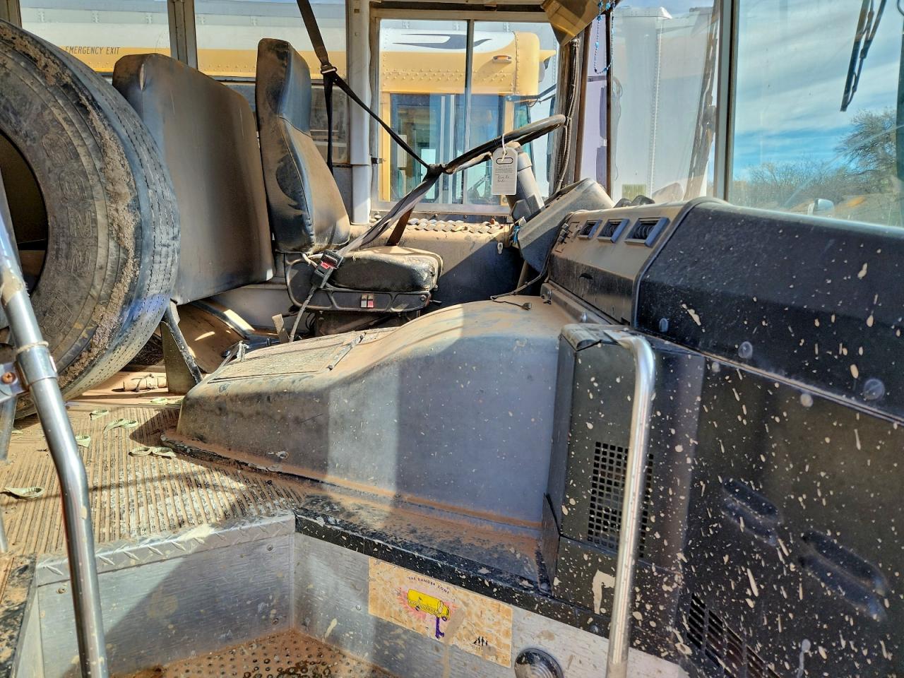 2007 Thomas Built VIN 1T88T4C2X71280253 COPART salvage auction — Side, TX - CERTIFICATE OF TITLE, sold $2,000 on 2026-07-03 (photo 5)