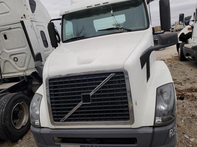 2012 Volvo Vn VIN 4V4N19EH2CN549507 COPART salvage auction — NORMAL WEAR, In - Certificate Of Title, sold $5,000 on 2026-08-25 (photo 7)