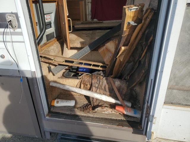 2000 Ford F-550 super duty VIN 1FCNF53S1Y0A08151 COPART salvage auction — WATER/FLOOD, Fl - Certificate Of Destruction, sold $10 on 2026-07-08 (photo 9)