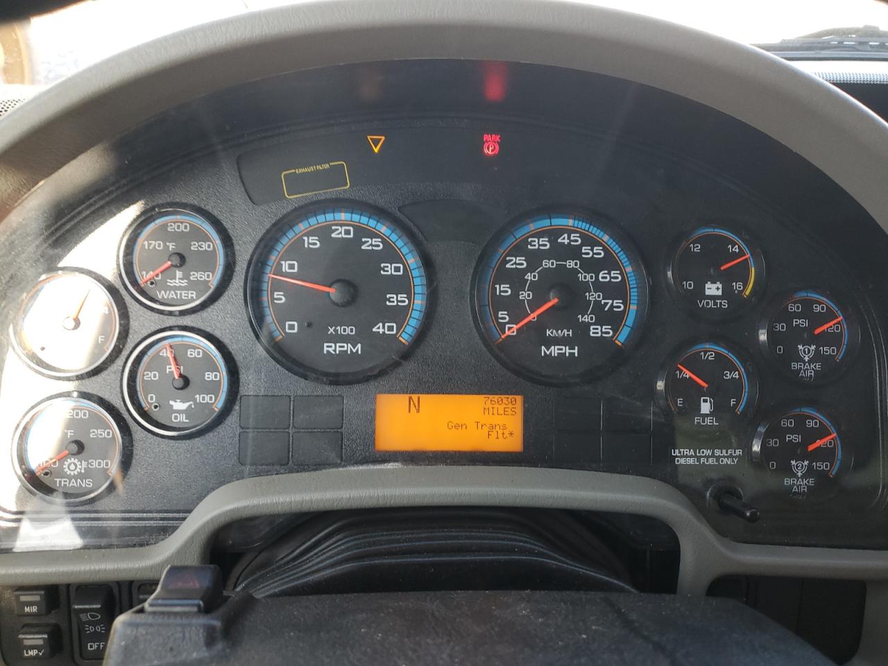 2018 International 4000 series VIN 1HTMMMMN7JH098419 COPART salvage auction — Hail, MO - CERTIFICATE OF TITLE (P), sold $10,900 on 2025-12-01 (photo 9)